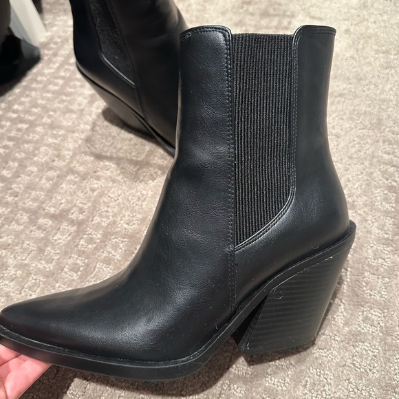 Zara Heeled Ankle Boot - Picture 3 of 3